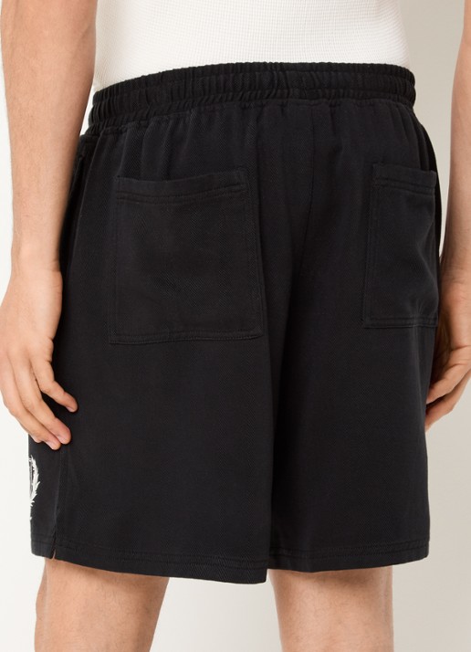 Represent Crest straight fit korte joggingbroek met logo en steekzakken - achterkant 2 zwart