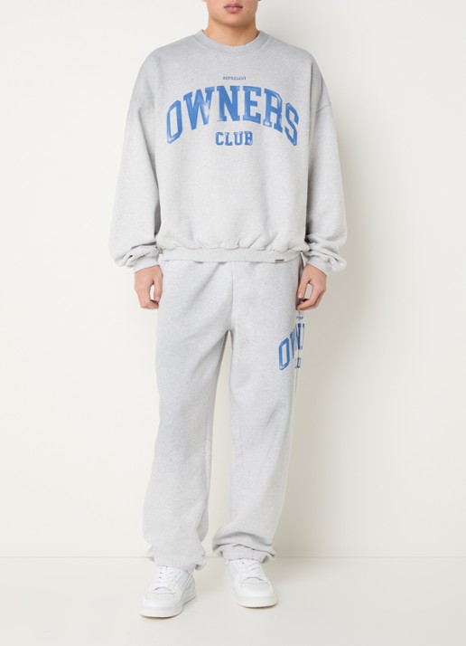 Represent Mid waist tapered fit joggingbroek met logo - voorkant 5 lichtgrijs