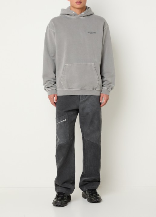 Represent Owners Club hoodie met logo- en backprint - voorkant 5 grijs