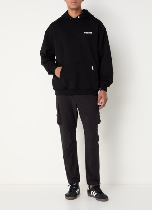Represent Owners Club hoodie met logo- en backprint - voorkant 5 zwart