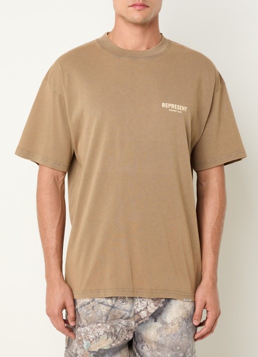 Represent Owners Club T-shirt met logo- en backprint - achterkant camel