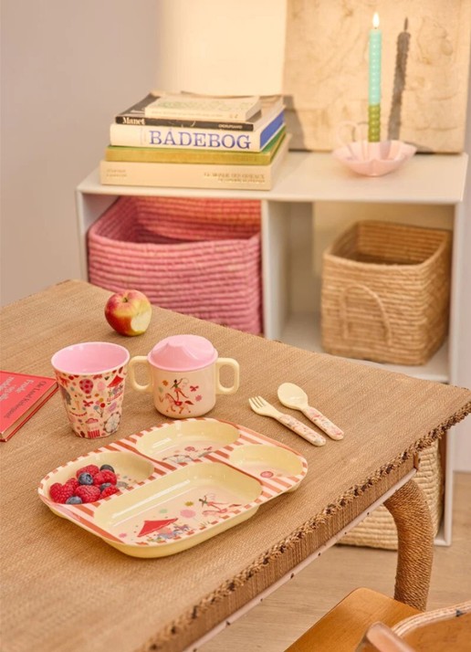 Rice Kinderservies 4-delig - voorkant 2 roze
