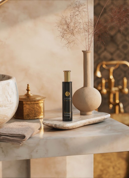 Rituals Velvet Oudh Hair & Body Mist - haar- en bodymist - detail 2 beige