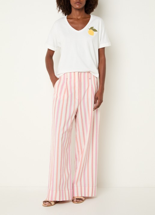 River Woods T-shirt met print en V-hals  - voorkant 2 wit