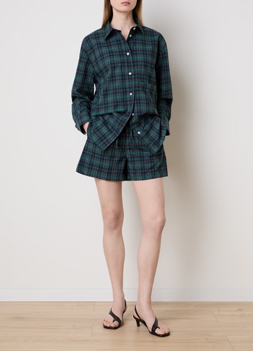 Róhe Mid waist wide fit korte broek in wolblend met ruitdessin - voorkant 2 groen