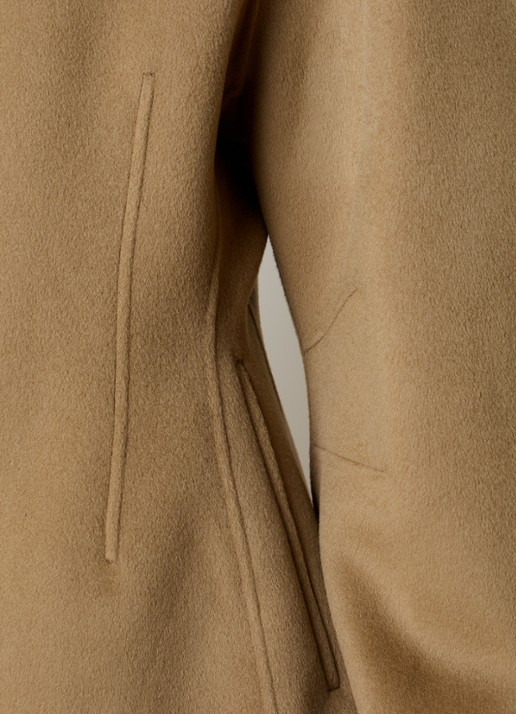 Róhe Wollen jas in kasjmierblend met ballonmouw en paspelzakken - detail 3 camel