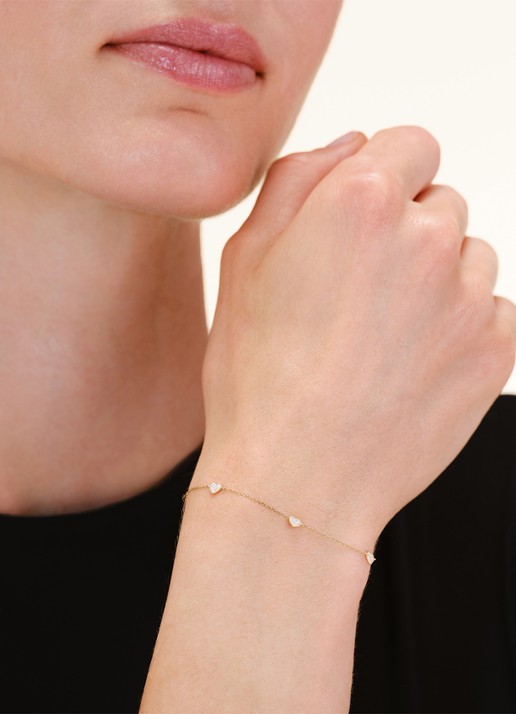 Rosefield Triple Heart Pave armband van 14 karaat geelgoud - voorkant 2 goud