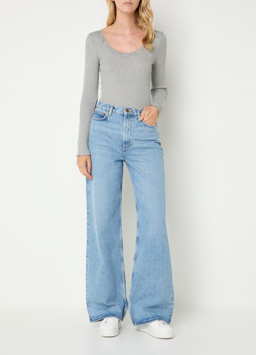 Rosemunde Babette longsleeve in zijdeblend met details van kant - voorkant 2 lichtgrijs