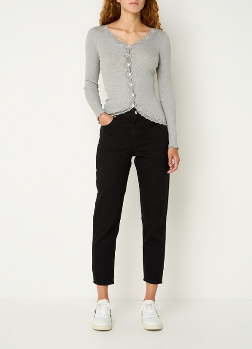 Rosemunde Babette ribgebreid vest in zijdeblend met details van kant - voorkant 3 lichtgrijs