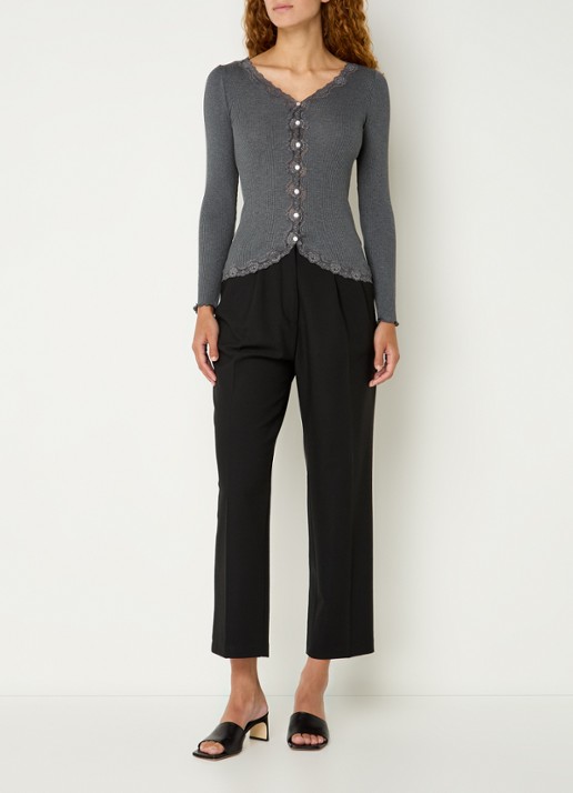 Rosemunde Babette ribgebreid vest in zijdeblend met details van kant - voorkant 4 donkergrijs