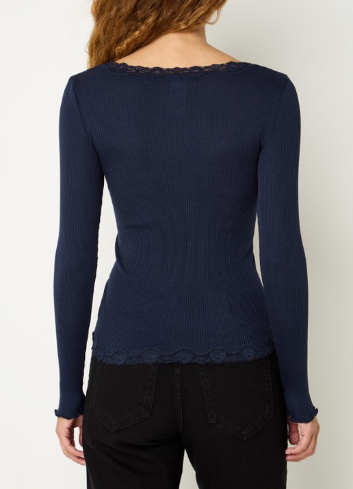 Rosemunde Babette ribgebreid vest in zijdeblend met details van kant - achterkant 2 donkerblauw