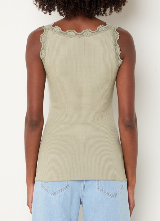 Rosemunde Babette tanktop in zijdeblend met kant - achterkant olijfgroen