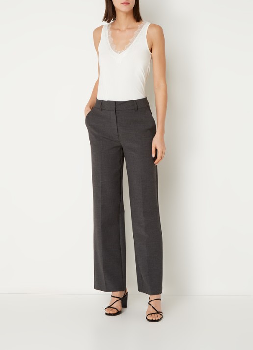 Rosemunde Tanktop met V-hals en kant - voorkant 4 gebroken wit