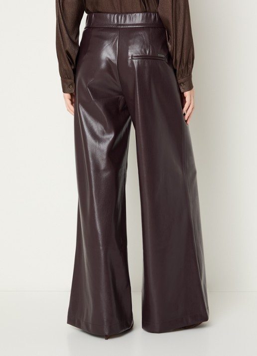Rosner Studio High waist wide fit pantalon van imitatieleer - achterkant 2 aubergine