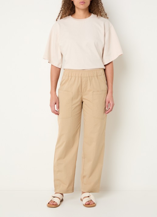 Rosner Studio Mara mid waist straight fit broek met opgestikte zakken - voorkant 4 camel