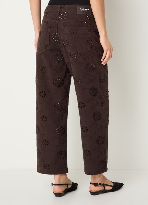 Rosner Studio Masha mid waist straight leg jeans met opengewerkt dessin  - achterkant chocoladebruin