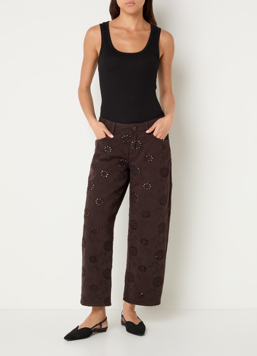 Rosner Studio Masha mid waist straight leg jeans met opengewerkt dessin  - voorkant 3 chocoladebruin