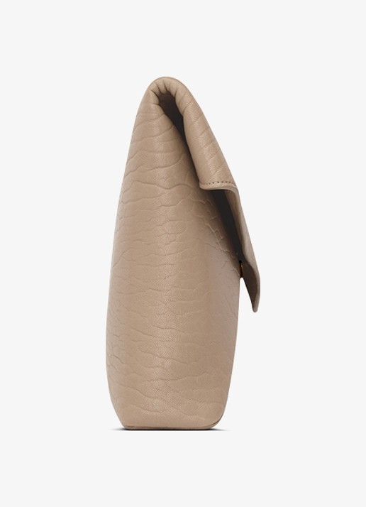 Saint Laurent Cassandre Large clutch van lamsleer - detail 4 lichtbruin