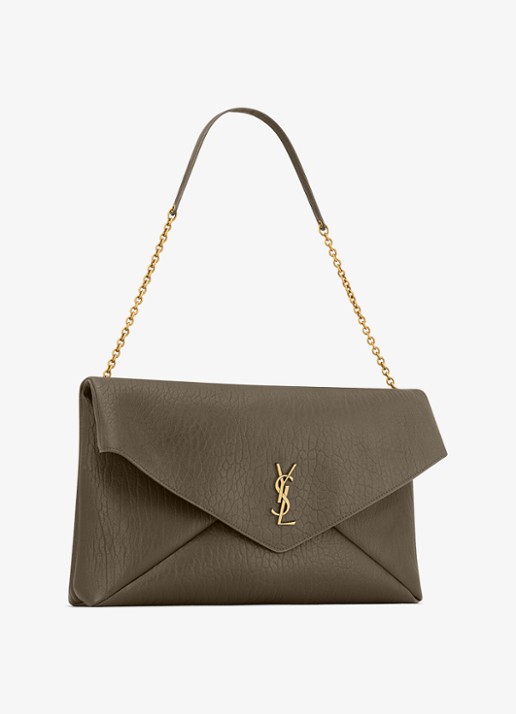 Saint Laurent Cassandre XXL Envelope schoudertas van lamsleer - detail 2 donkerkhaki