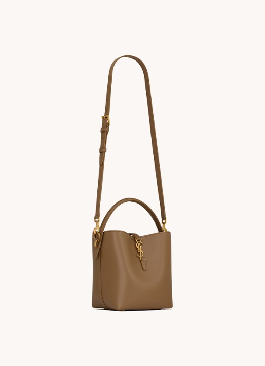 Saint Laurent Le 37 Small handtas van kalfsleer - detail 2 bruin