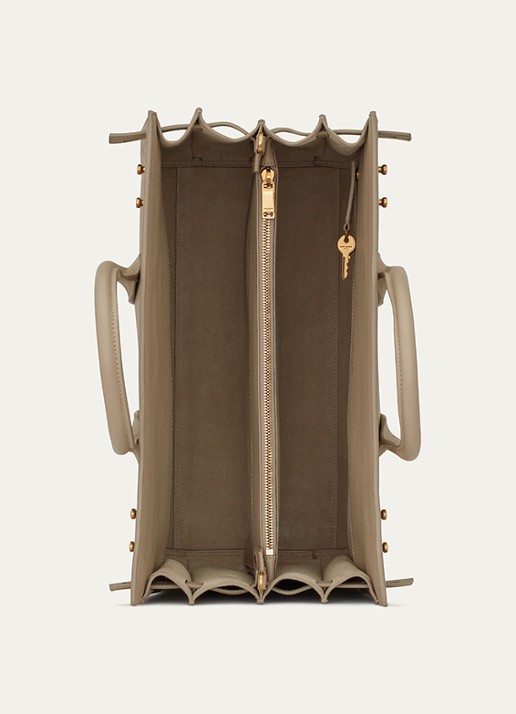 Saint Laurent Supple Sac De Jour Medium handtas van kalfsleer - detail 3 zand