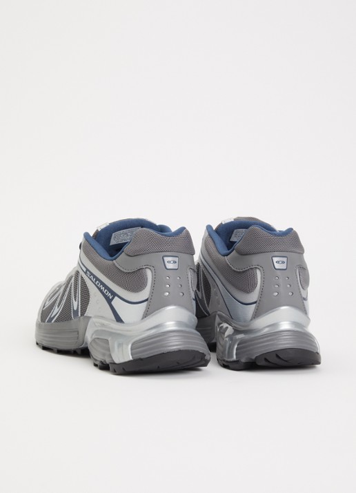 Salomon XT-Whisper sneaker met details van mesh  - achterkant 5 zilver