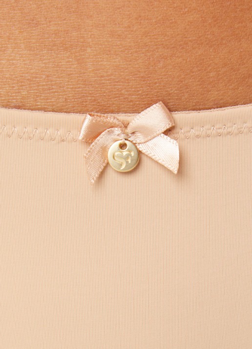 Sam Friday Tia tanga met kant  - detail 4 zand