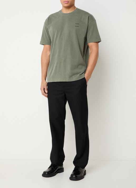 SAMSØE SAMSØE Joel T-shirt met logo - voorkant 4 olijfgroen