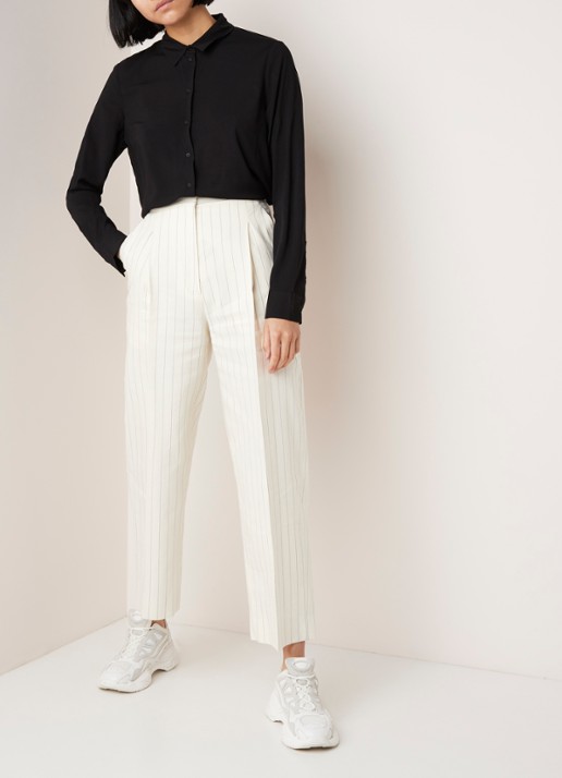 SAMSØE SAMSØE Milly blouse met lang achterpand - voorkant 2 zwart