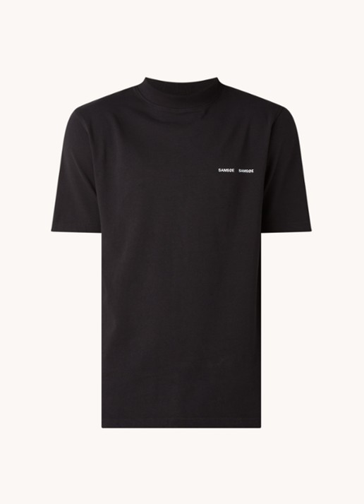 SAMSØE SAMSØE Norsbro T-shirt met opstaande kraag en logo - voorkant 2 zwart
