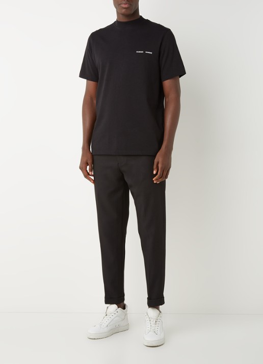 SAMSØE SAMSØE Norsbro T-shirt met opstaande kraag en logo - voorkant 3 zwart