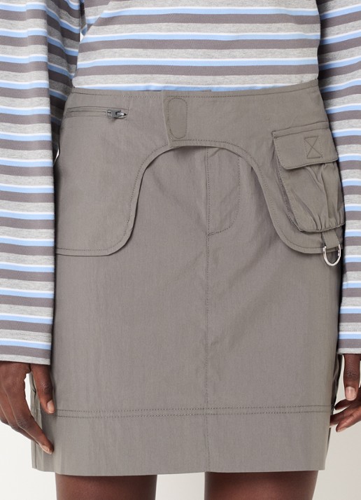 SAMSØE SAMSØE Saivy minirok met ceintuur en klepzak - detail grijs