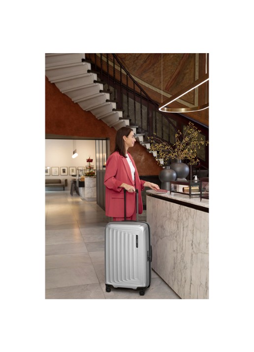 Samsonite Nuon uitbreidbare spinner 75 cm - voorkant 2 zilver