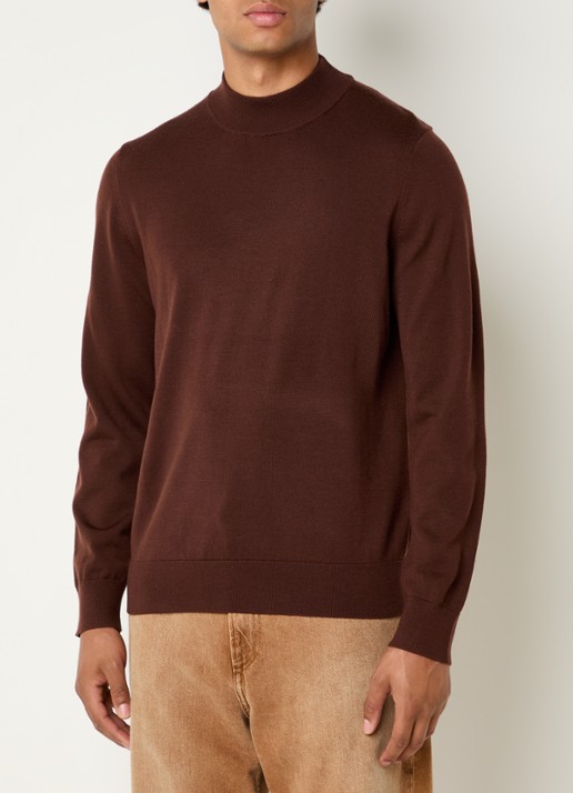 Sandro Fijngebreide pullover van wol met opstaande kraag - detail 2 kastanjebruin