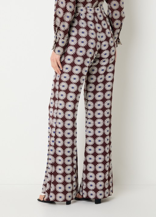 Sandro High waist flared fit pantalon met bloemenprint - achterkant 4 bruin