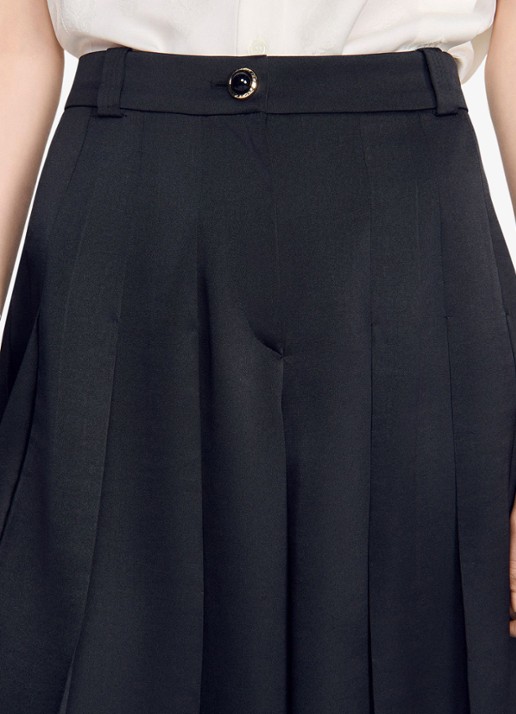 Sandro High waist loose fit korte broek met plooien - detail 5 black / zwart