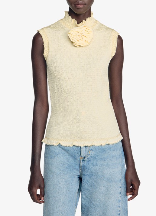 Sandro Top met smockwerk en bloemdetail