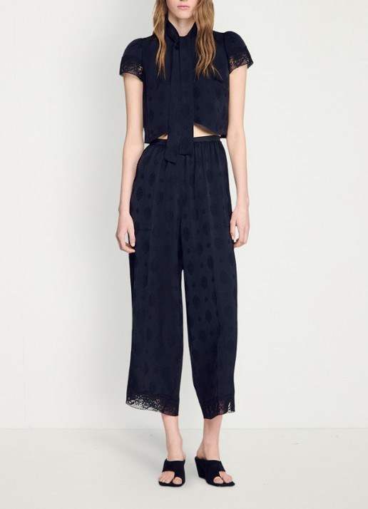 Sandro Top met strikkraag en details van kant - detail 5 black / zwart