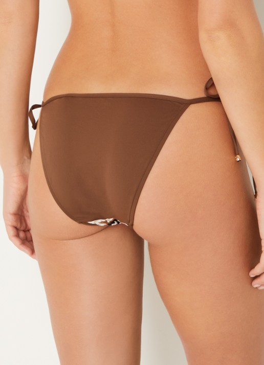 Sarda Biles brazilian bikinislip van crochet - achterkant 3 bruin