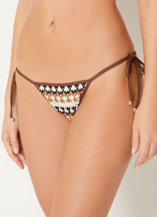 Sarda Biles brazilian bikinislip van crochet