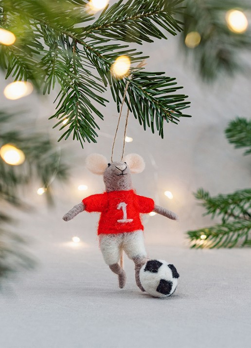 Sass & Belle Voetbal Muis kersthanger 11 cm - voorkant 2 grijs