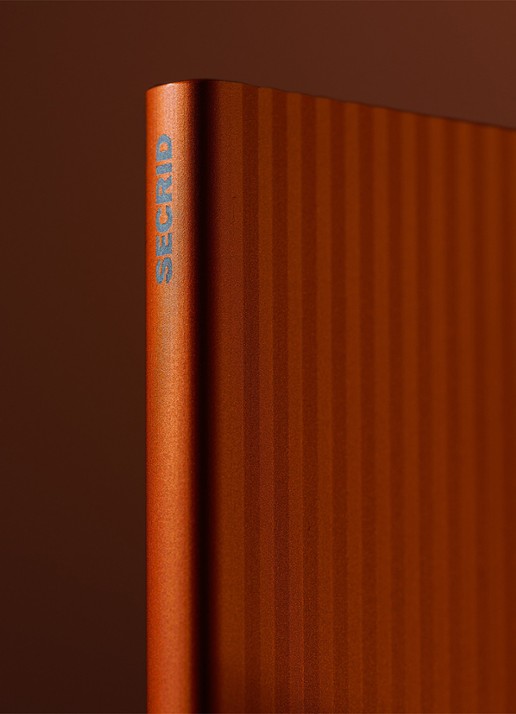 Secrid Cardprotector+ pasjeshouder van aluminium - detail 2 orange
