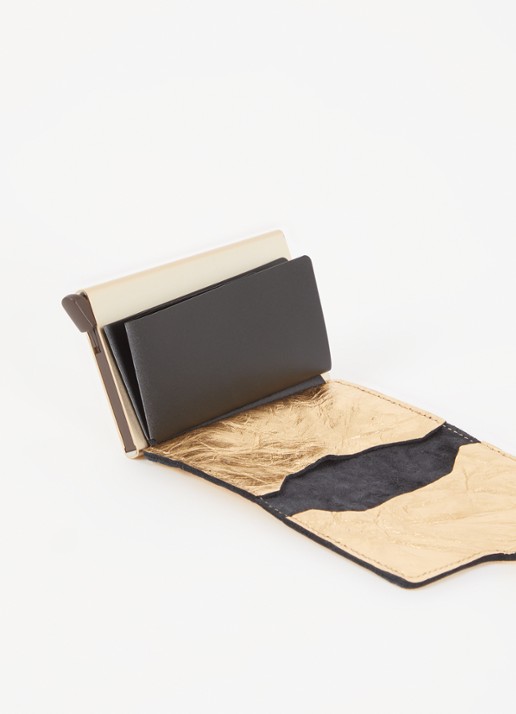 Secrid Miniwallet pasjeshouder van leer met metallic finish - voorkant 2 goud