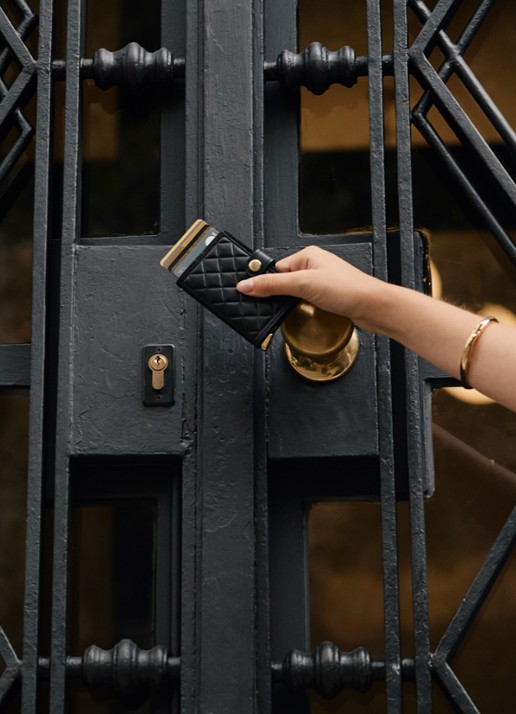 Secrid Miniwallet+ pasjeshouder van leer - detail 6 zwart