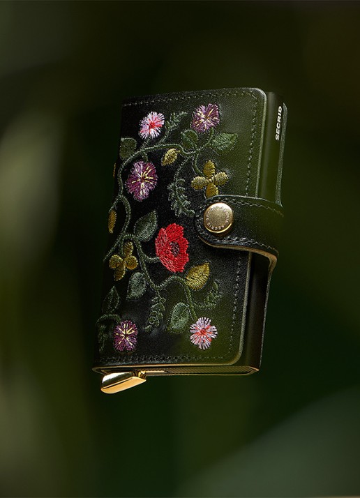 Secrid Miniwallet+ pasjeshouder van leer - detail 5 olijfgroen