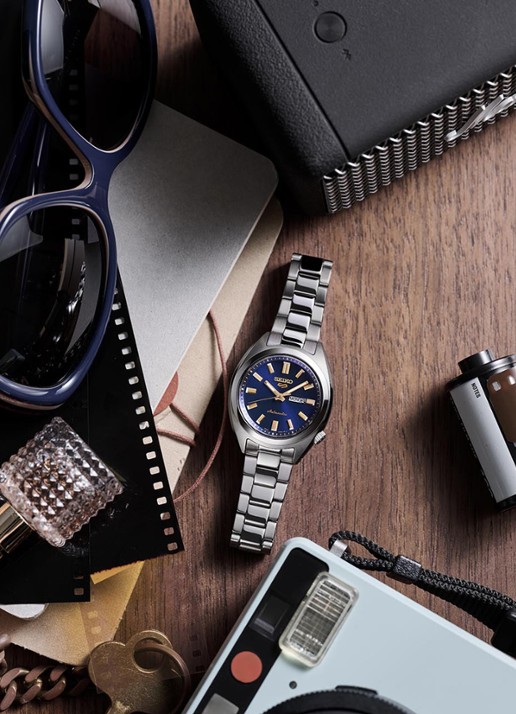 Seiko 5 Sports Automatic horloge SRE021K1 - voorkant 2 zilver