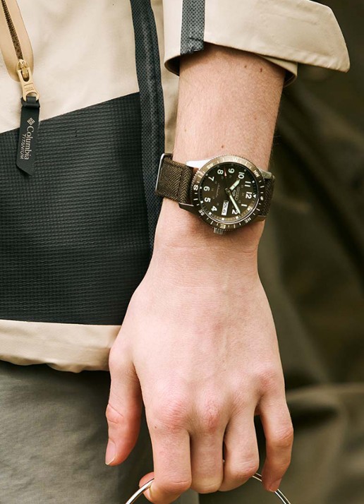 Seiko 5 Sports Field horloge HDB009K1 - voorkant 2 bruin