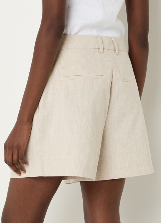 Selected Dima high waist loose fit geplooide korte broek met structuur  - achterkant beige