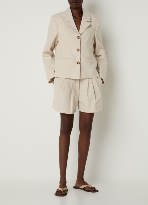 Selected Dima high waist loose fit geplooide korte broek met structuur  - voorkant 3 beige