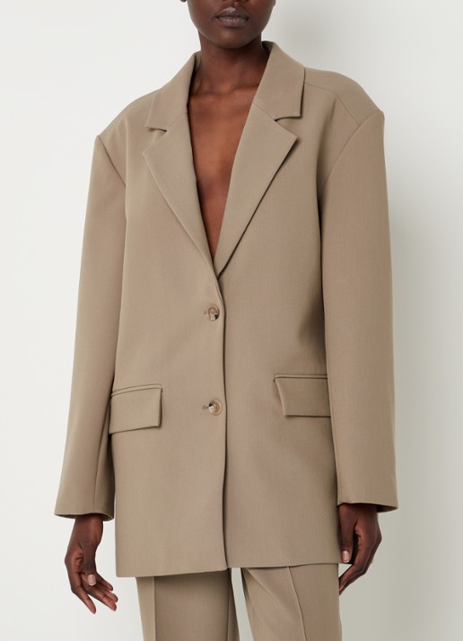 Selected Femme Vinnie oversized blazer met klepzakken  - detail donker beige